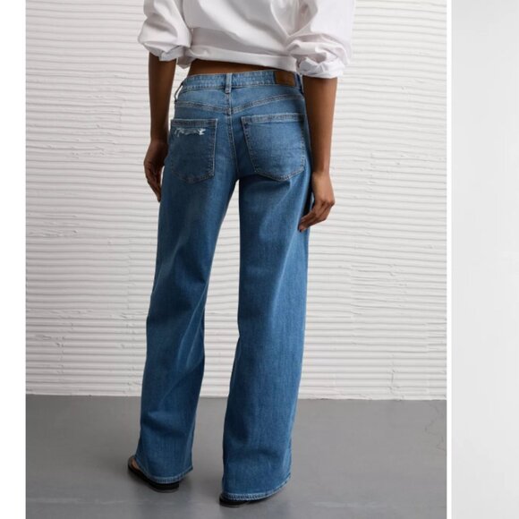 AE Dreamy Drape Stretch Low-Rise Baggy Wide-Leg Jean - Picture 2 of 4